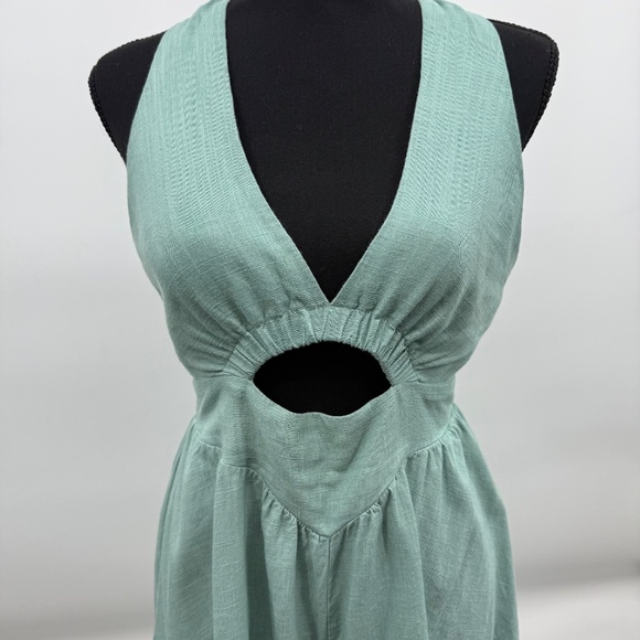 Hello Molly Romper Women Medium NEW Green Linen Blend Halter Sleeveless Short - Picture 3 of 14